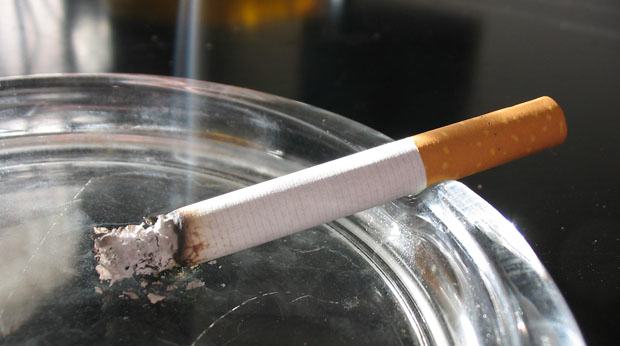 cigarette cendrier fumeur