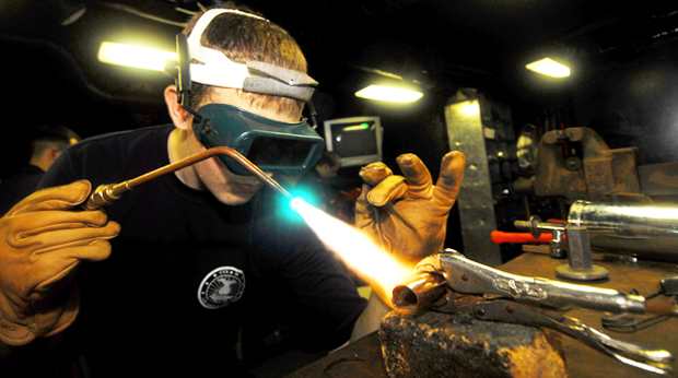 Soudure-Chalumeau-Flamme-Ouvrier-Masque-travaux.jpg